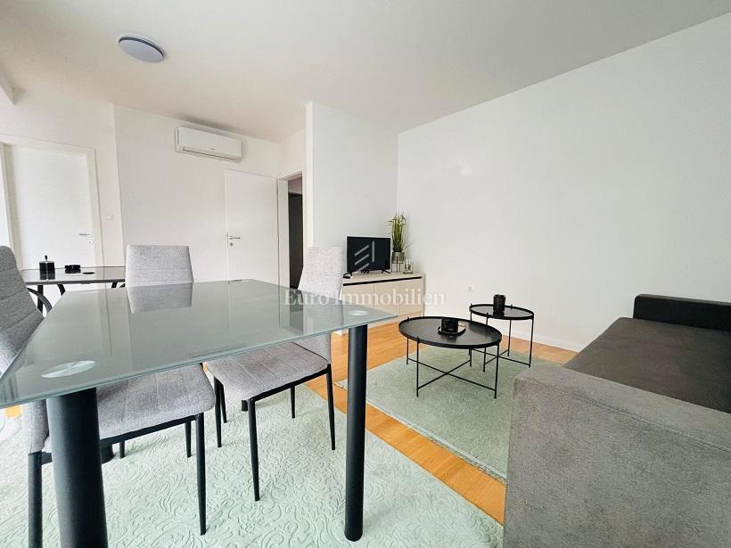 Novalja – Appartamento in una nuova costruzione con piscina comune