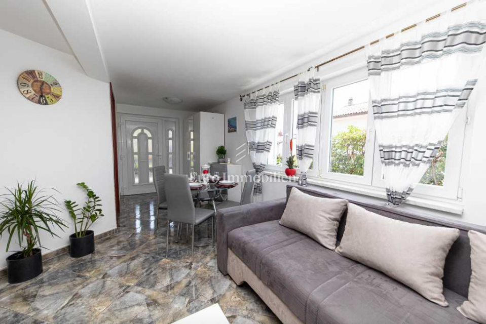 Casa con tre appartamenti in posizione top