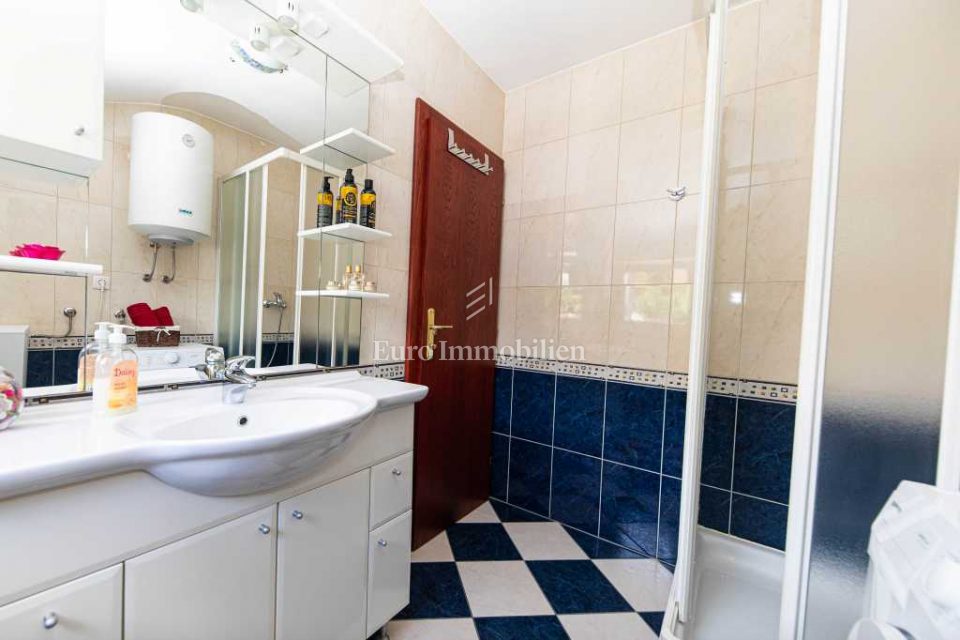 Casa con tre appartamenti in posizione top