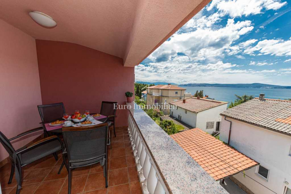 Casa con tre appartamenti in posizione top