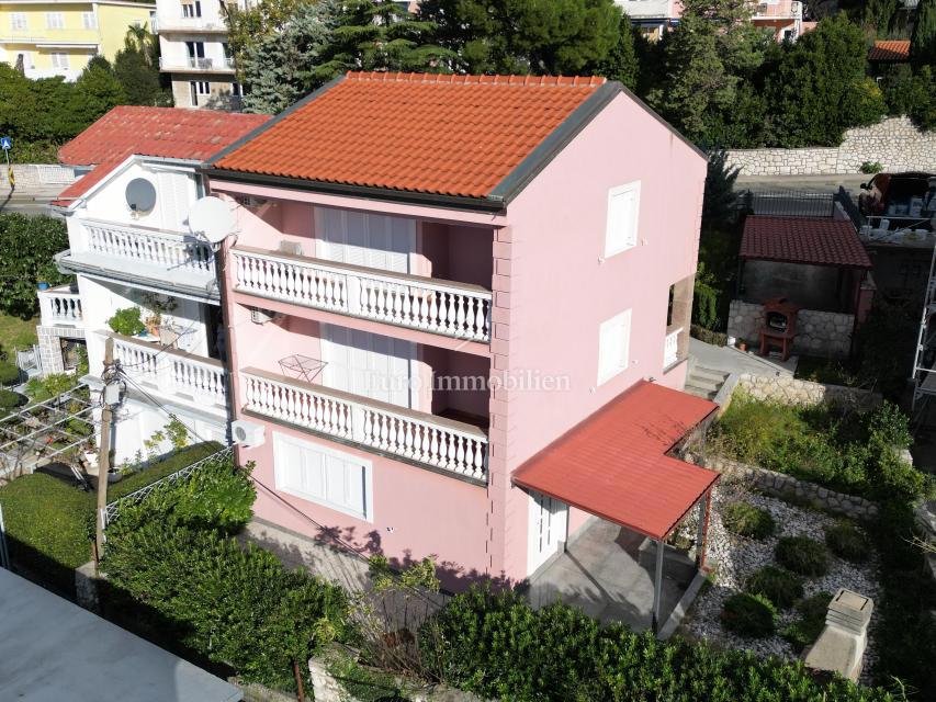 Casa con tre appartamenti in posizione top