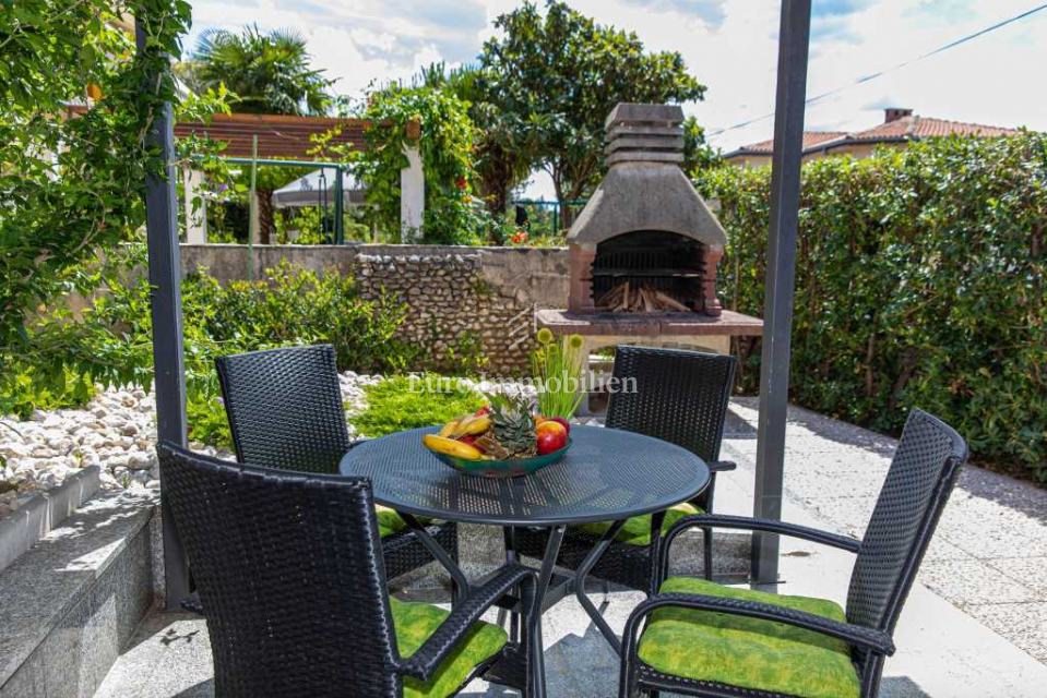 Casa con tre appartamenti in posizione top