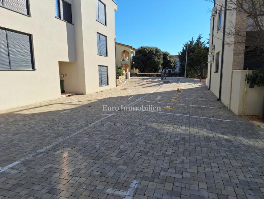 Isola di Pag - appartamento arredato, seconda fila al mare