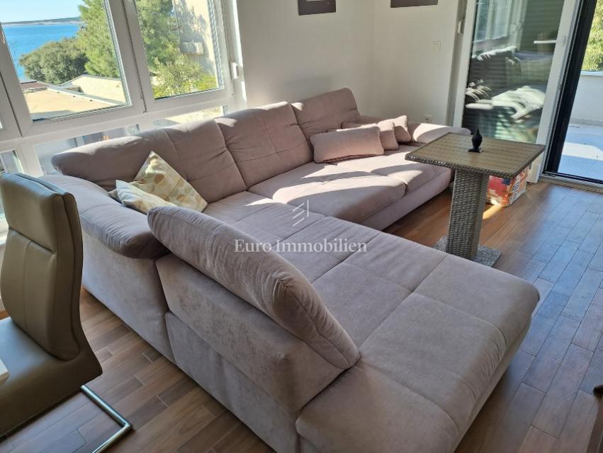 Isola di Pag - appartamento arredato, seconda fila al mare