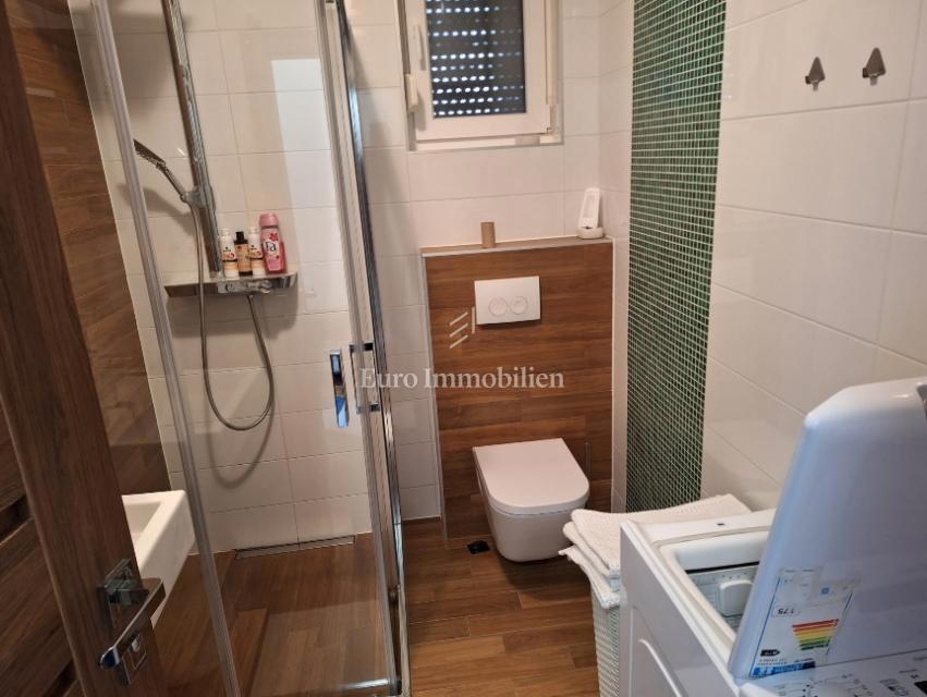 Isola di Pag - appartamento arredato, seconda fila al mare