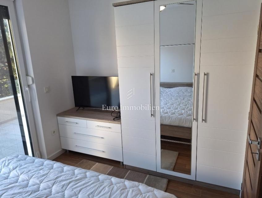 Isola di Pag - appartamento arredato, seconda fila al mare