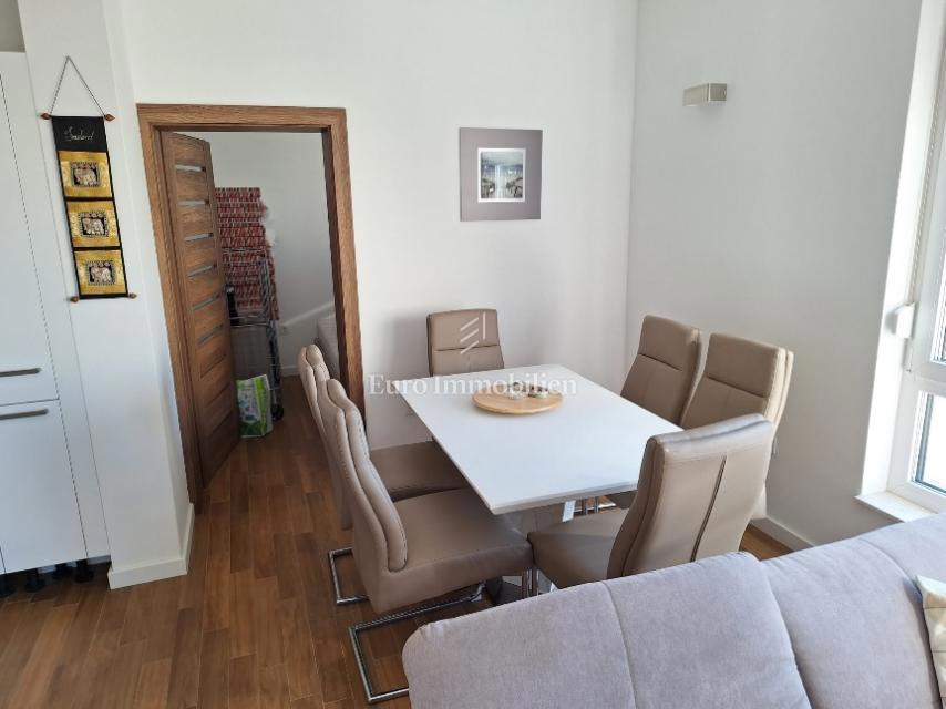 Isola di Pag - appartamento arredato, seconda fila al mare