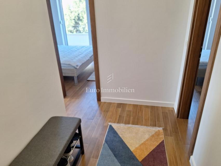 Isola di Pag - appartamento arredato, seconda fila al mare