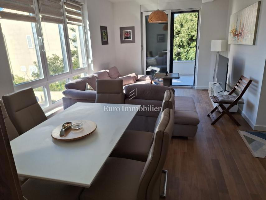 Isola di Pag - appartamento arredato, seconda fila al mare