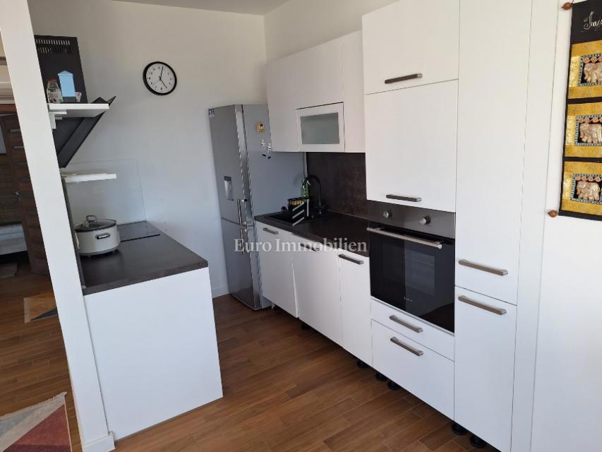 Isola di Pag - appartamento arredato, seconda fila al mare