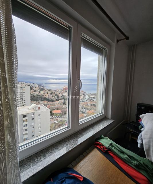 Kozala  Appartamento con due camere e soggiorno in vendita, ottima posizione