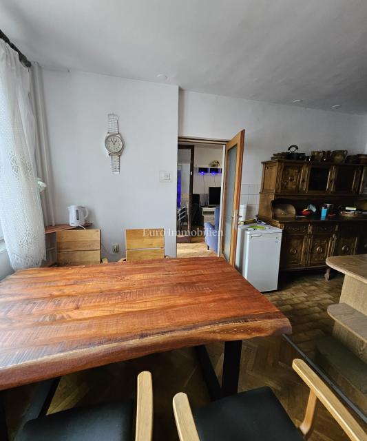 Kozala  Appartamento con due camere e soggiorno in vendita, ottima posizione