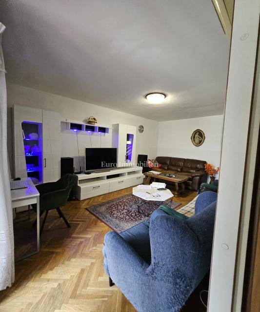 Kozala  Appartamento con due camere e soggiorno in vendita, ottima posizione