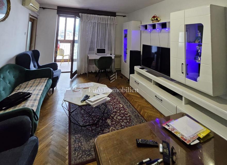 Kozala  Appartamento con due camere e soggiorno in vendita, ottima posizione