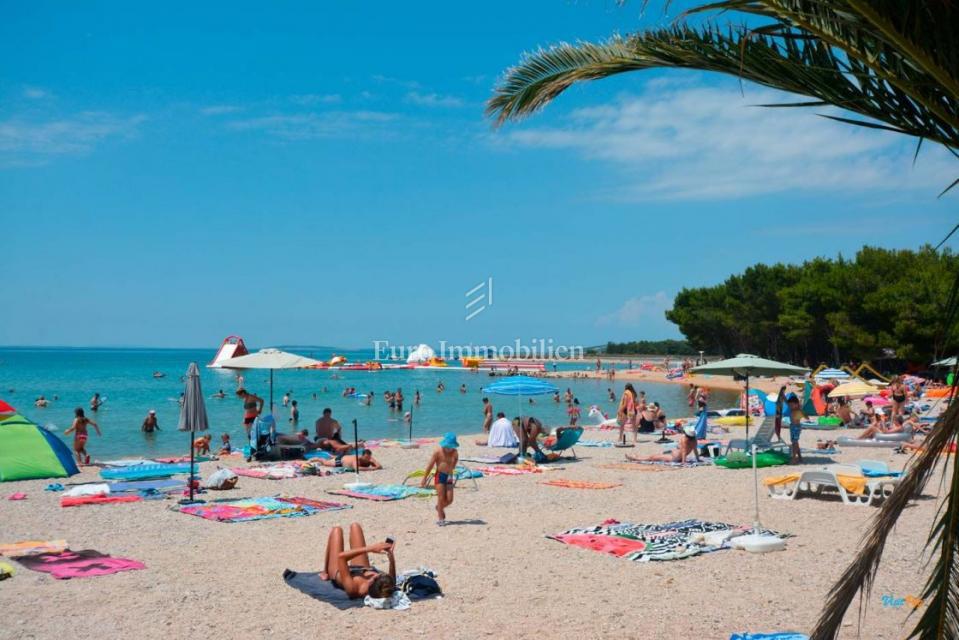 Appartamento in un nuovo edificio, prima fila al mare - Pag
