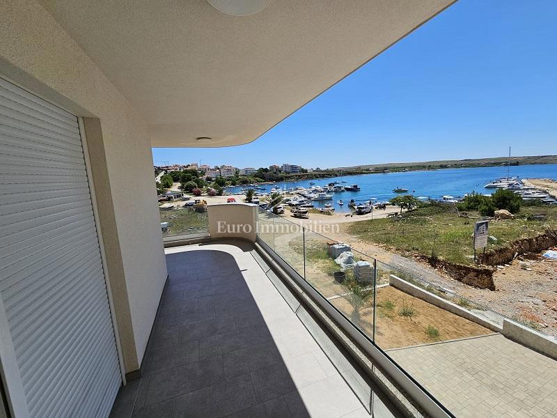 Appartamento in un nuovo edificio, prima fila al mare - Pag