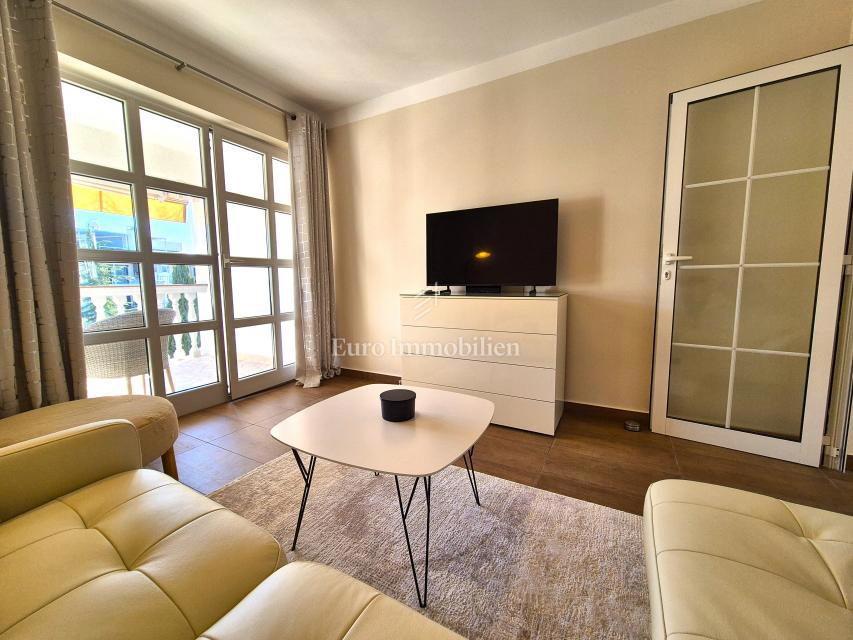 Malinska, appartamento arredato di qualità con due camere 