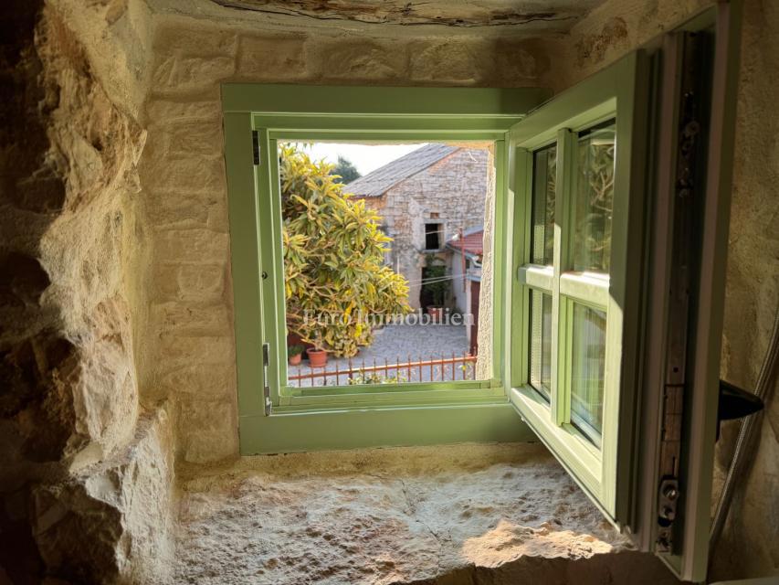 Affascinante casa in pietra vicino a Svetvinčenat