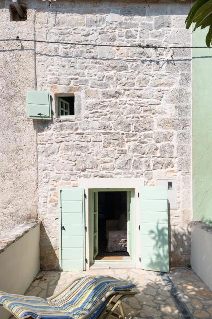 Affascinante casa in pietra vicino a Svetvinčenat