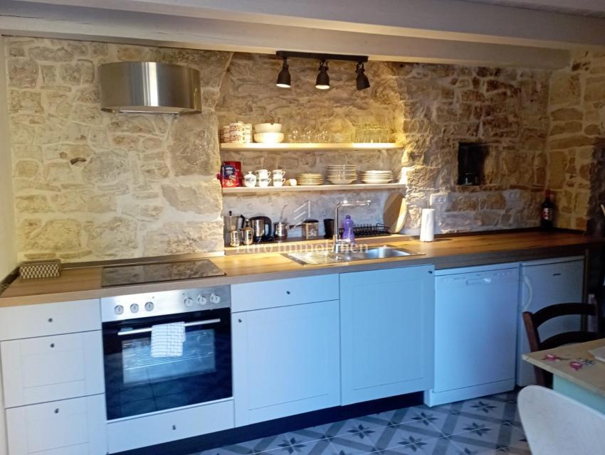 Affascinante casa in pietra vicino a Svetvinčenat