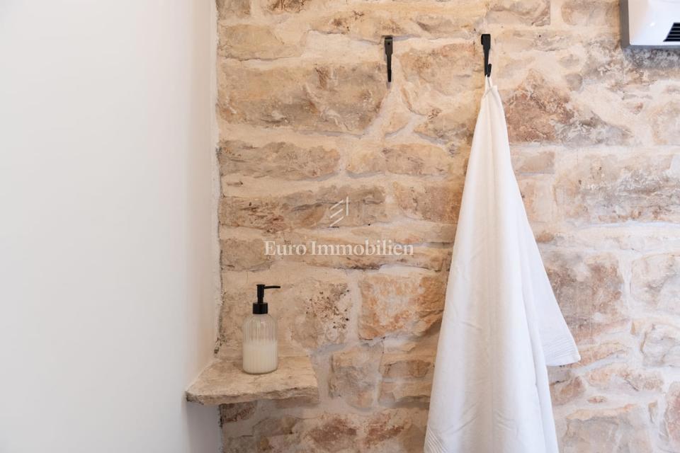 Affascinante casa in pietra vicino a Svetvinčenat