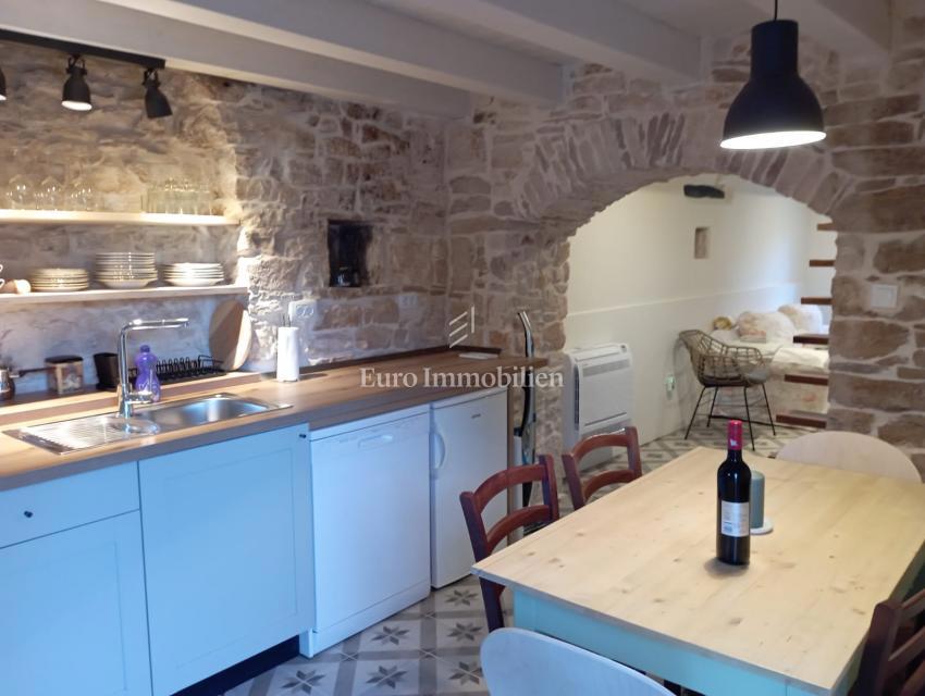 Affascinante casa in pietra vicino a Svetvinčenat