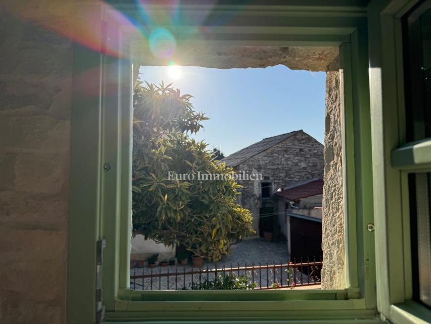 Affascinante casa in pietra vicino a Svetvinčenat