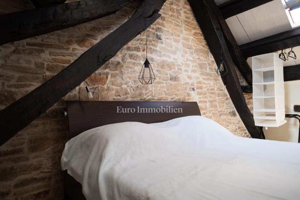 Affascinante casa in pietra vicino a Svetvinčenat