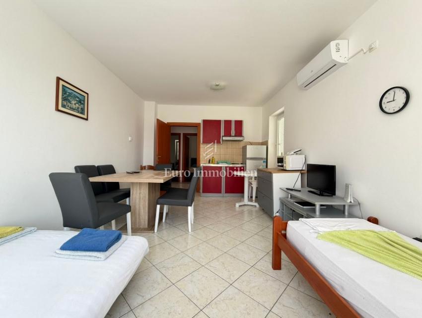 Appartamento con balcone vicino al mare - Novalja