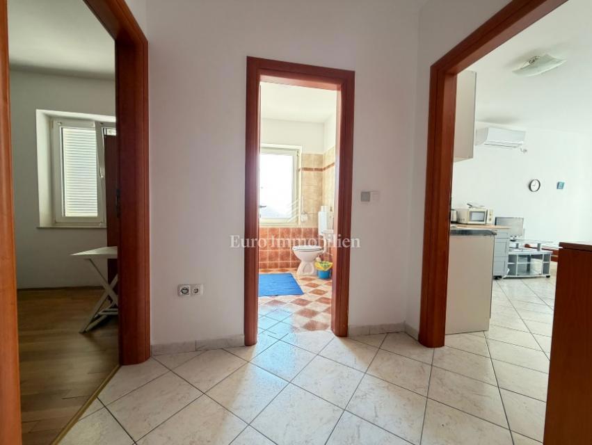 Appartamento con balcone vicino al mare - Novalja