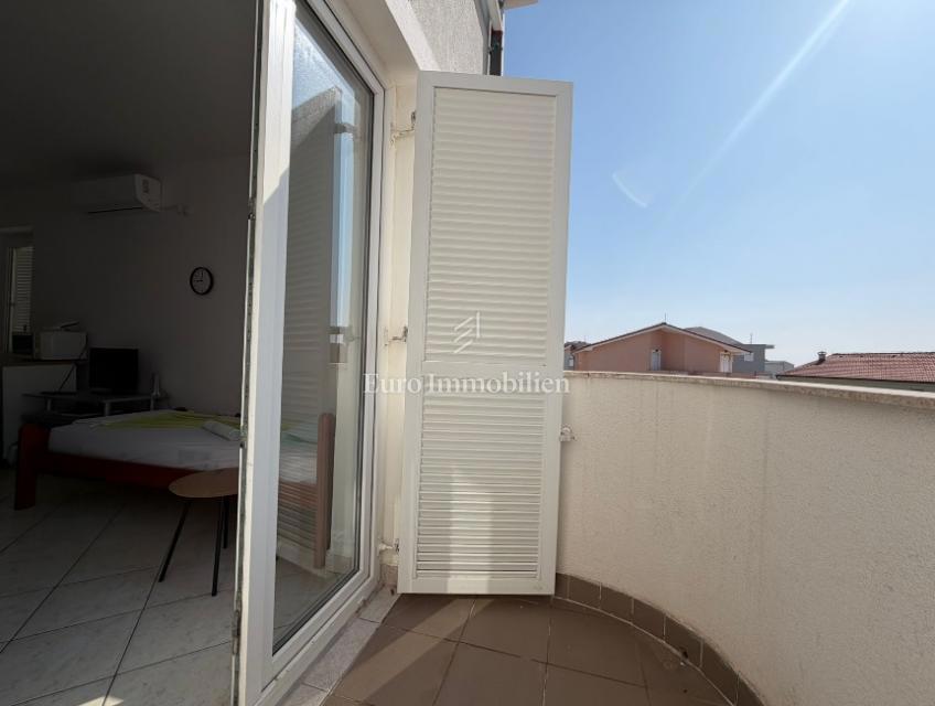 Appartamento con balcone vicino al mare - Novalja