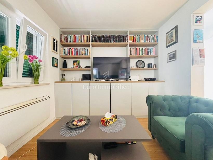 Novalja - casa con 3 appartamenti e un ampio giardino paesaggistico