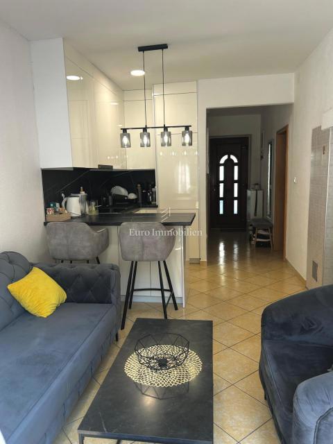 Istria - appartamento ristrutturato con ampia terrazza