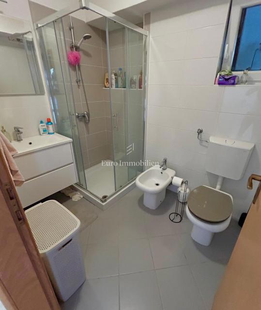 Istria - appartamento ristrutturato con ampia terrazza