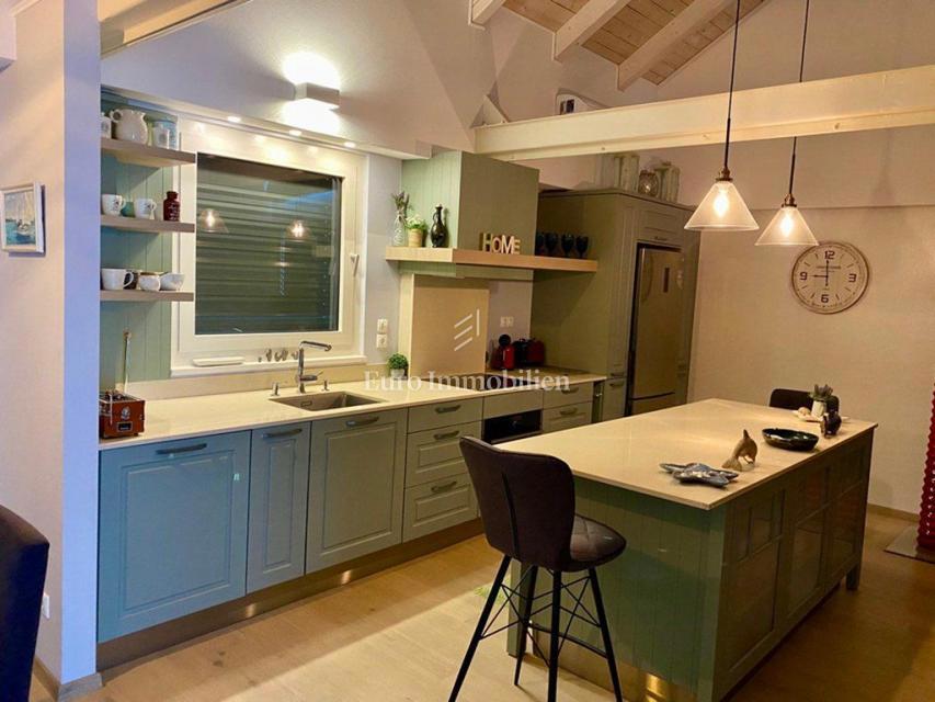 Murter - casa con un bellissimo giardino, in terza fila rispetto al mare