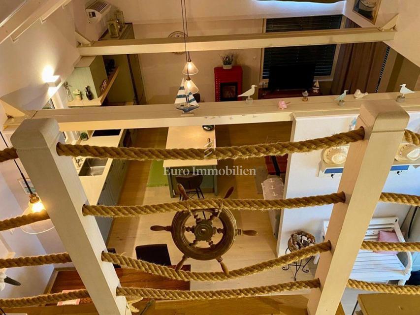 Murter - casa con un bellissimo giardino, in terza fila rispetto al mare