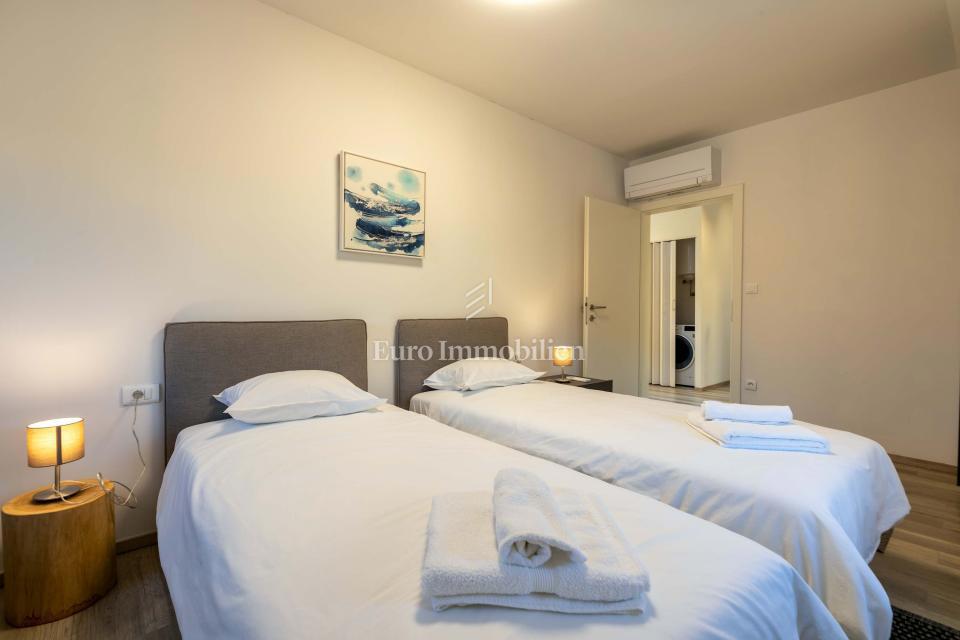 Istria - villa moderna con piscina e giardino paesaggistico