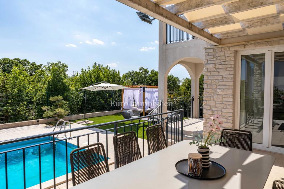 Istria - villa moderna con piscina e giardino paesaggistico