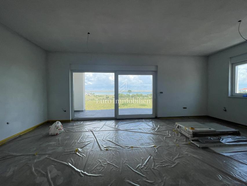 Isola Vir - appartamento di nuova costruzione con giardino