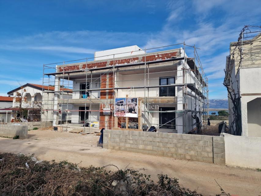 Isola Vir - appartamento di nuova costruzione con giardino