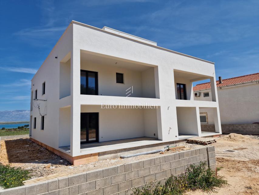 Isola Vir - appartamento di nuova costruzione con giardino