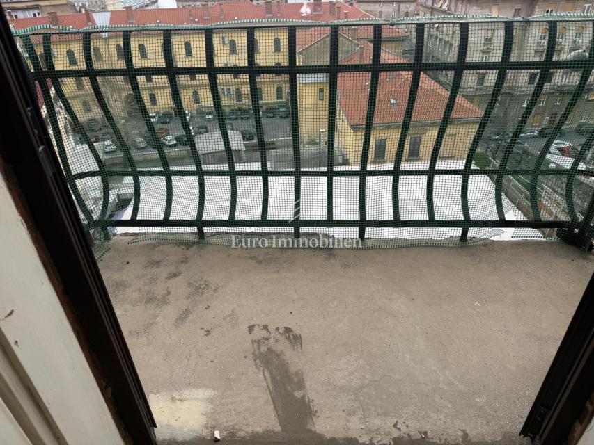 Rijeka, centro storico - appartamento con vista