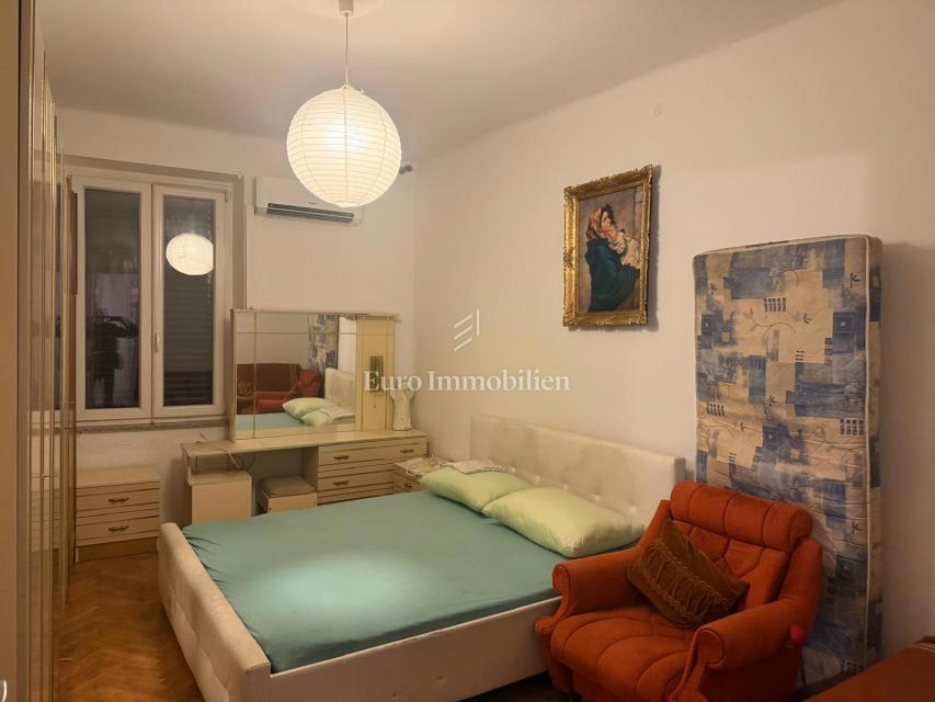 Rijeka, centro storico - appartamento con vista