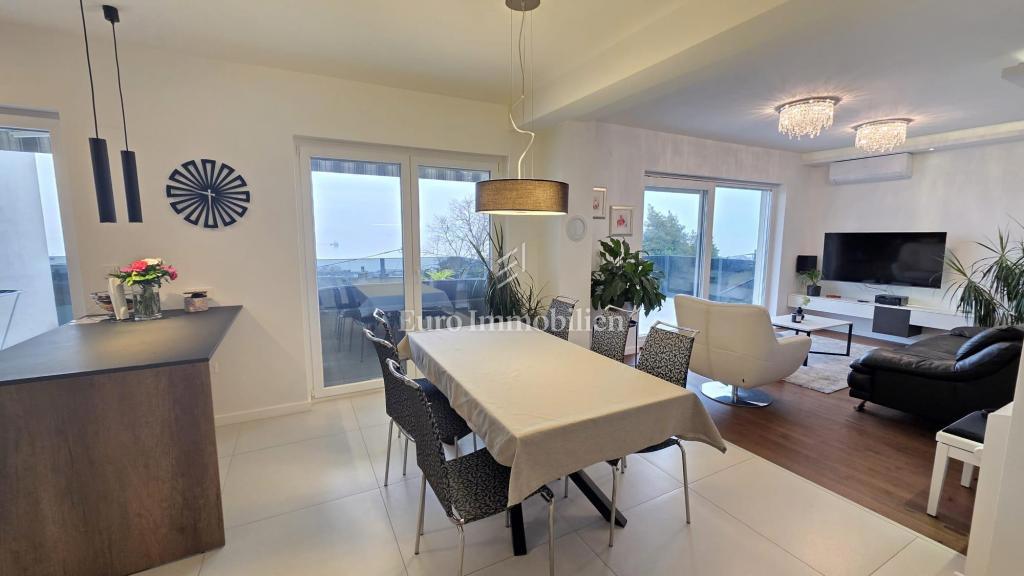 Turnić - Lussuoso appartamento con terrazza e vista mare