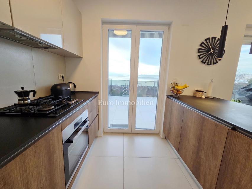 Turnić - Lussuoso appartamento con terrazza e vista mare