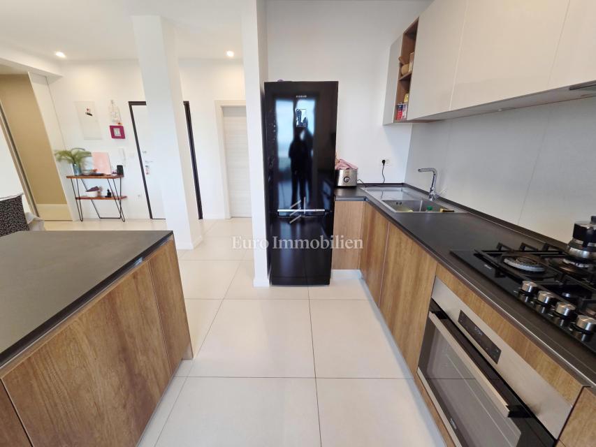 Turnić - Lussuoso appartamento con terrazza e vista mare