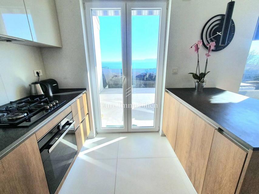 Turnić - Lussuoso appartamento con terrazza e vista mare