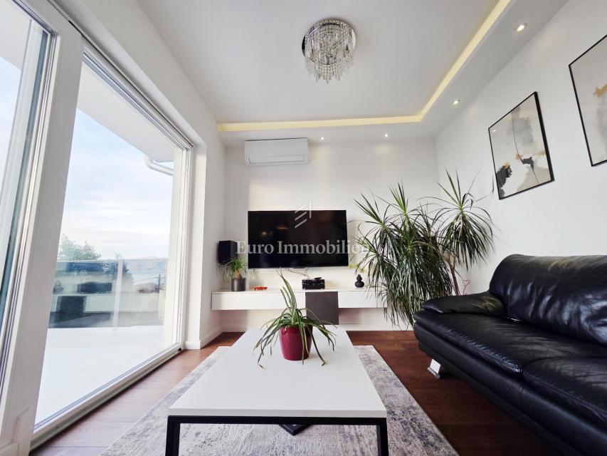 Turnić - Lussuoso appartamento con terrazza e vista mare