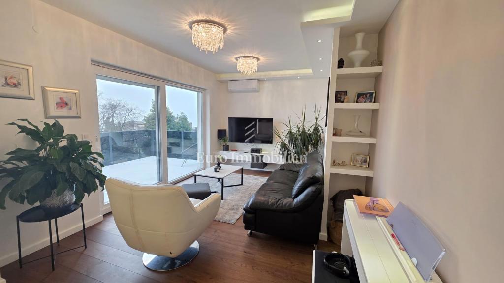 Turnić - Lussuoso appartamento con terrazza e vista mare