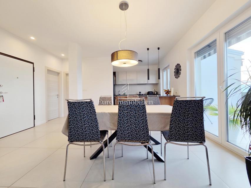 Turnić - Lussuoso appartamento con terrazza e vista mare